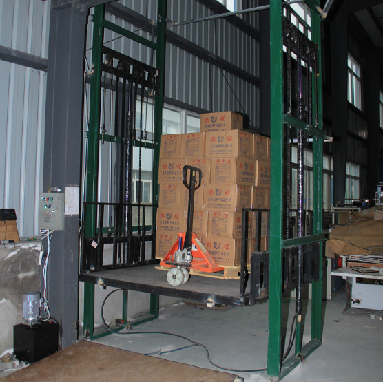 Cargo Material Loading Warehouse Elevator Lift , 500kgs 5m Hydraulic Freight Industrial Lifts